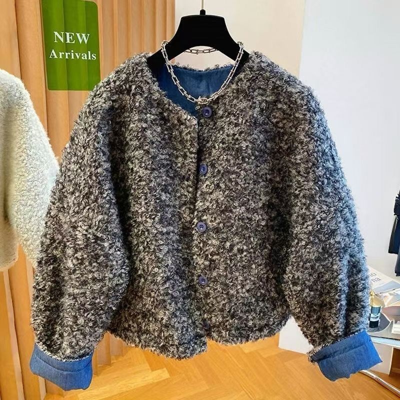 Padded lamb fleece jacket for women, fashionable design