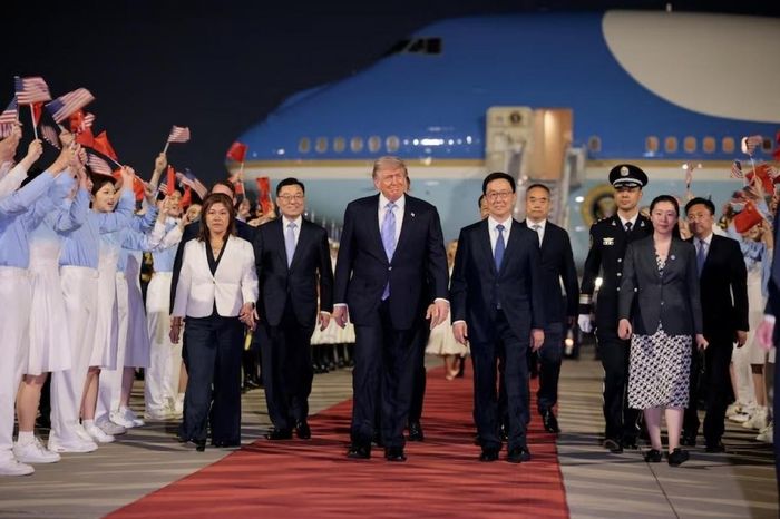Ông Trump tới Bắc Kinh, bắt đầu chuyến thăm Trung Quốc - Tạp chí Mekong Asean