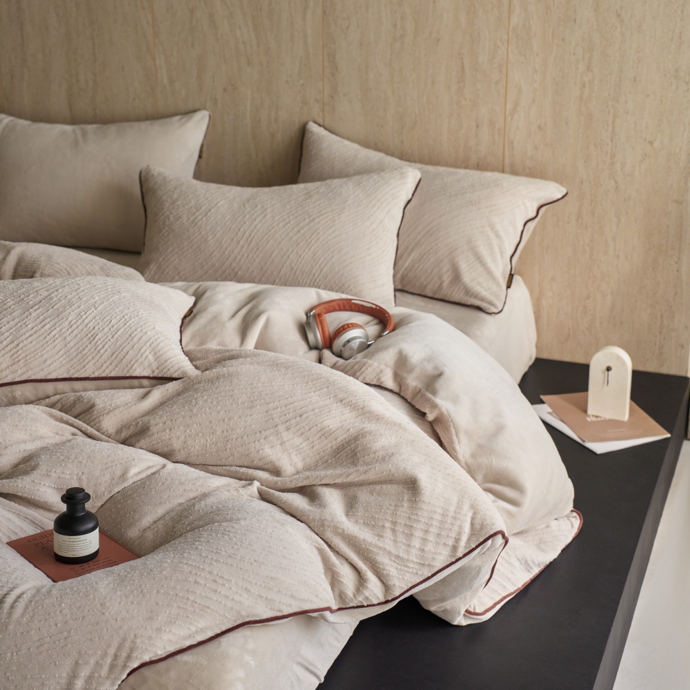 High-quality bedding set made of milk fiber fleece, neutral design