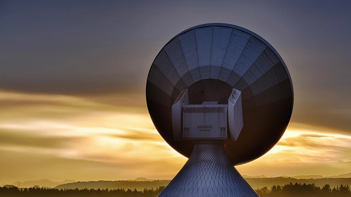 OTT 플랫폼과 전통 방송사의 콘텐츠 배포 구조와 전략 차이