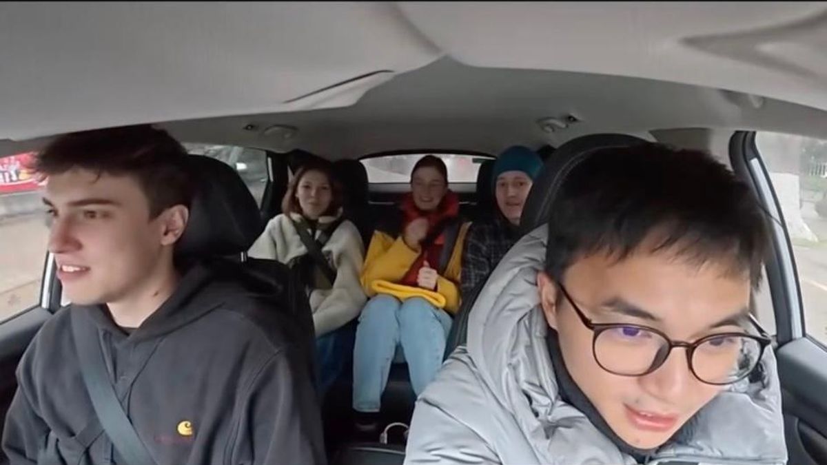 Tài xế taxi nói tiếng Anh lưu loát với khách Tây gây sốt - Tạp chí Tri thức