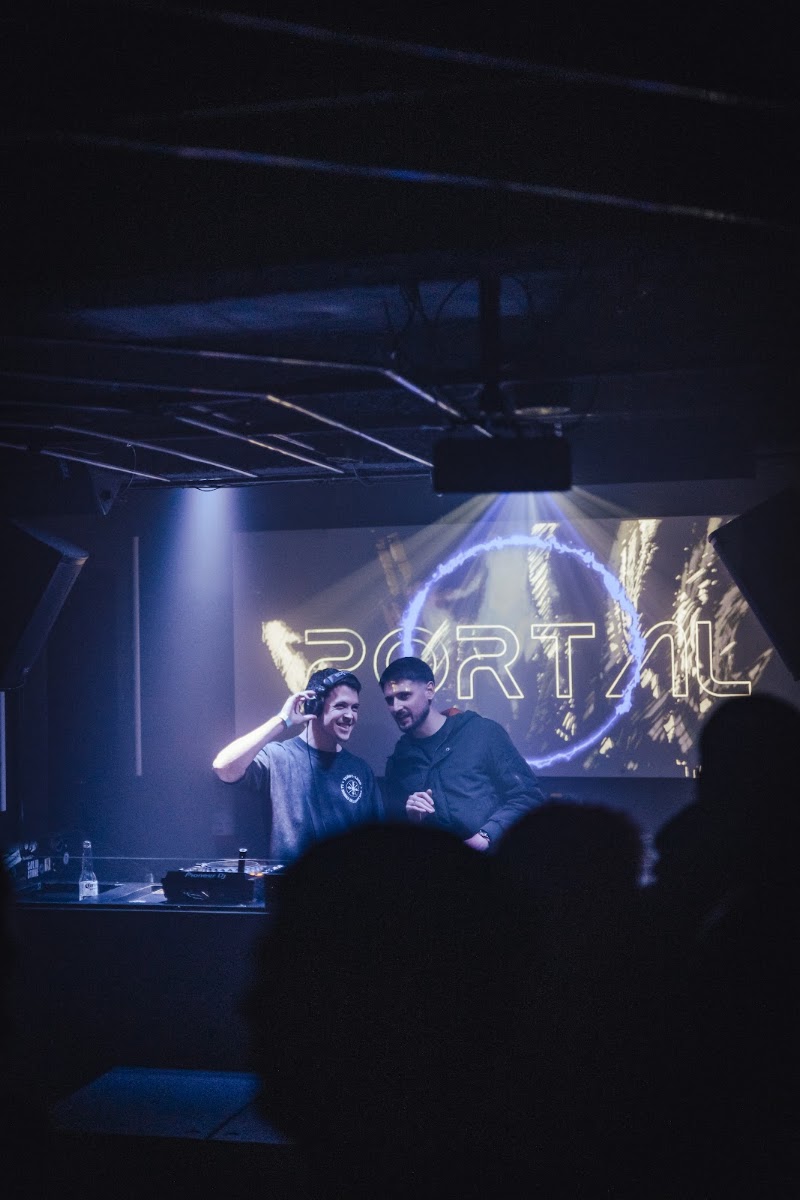 PORTAL 002 en Emile Club — foto 18