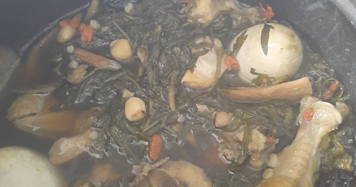 Gà hầm lá ngải