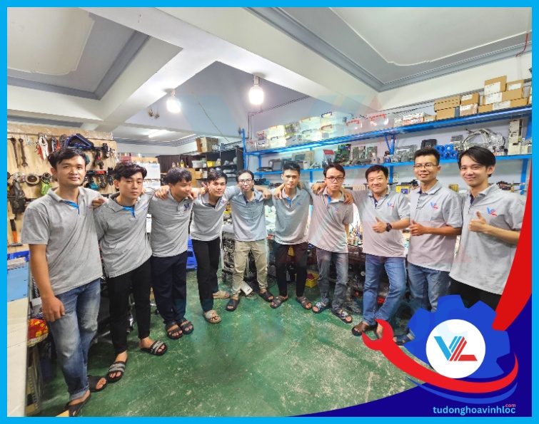 đội ngũ kỹ sư Tự Động Hóa Vĩnh Lộc xử lý thiết bị đo lường ngành bia