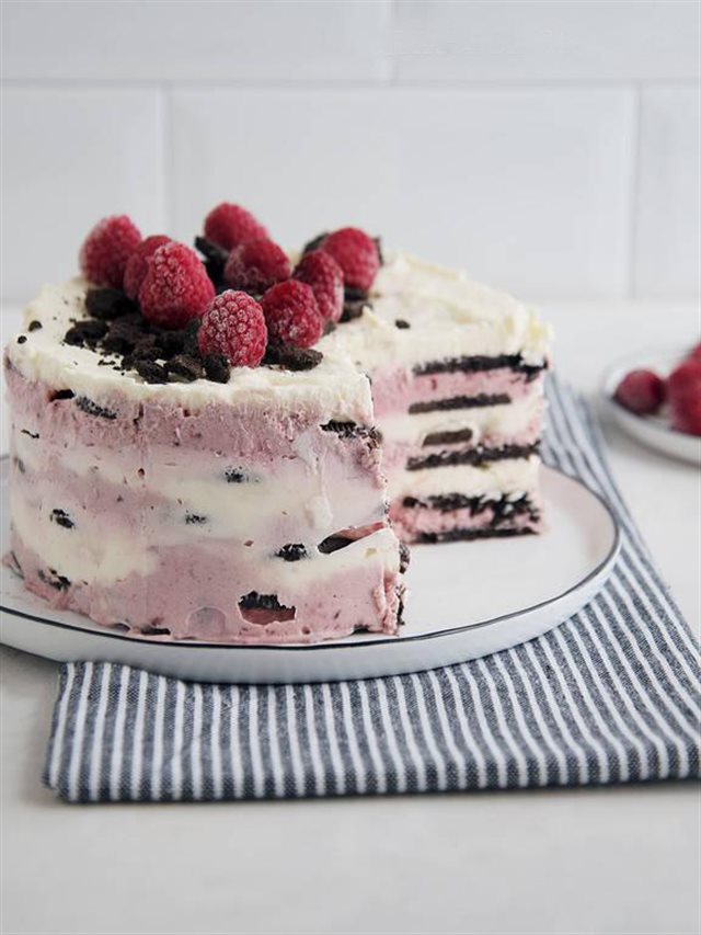 Bánh Kem Oreo Mâm Xôi