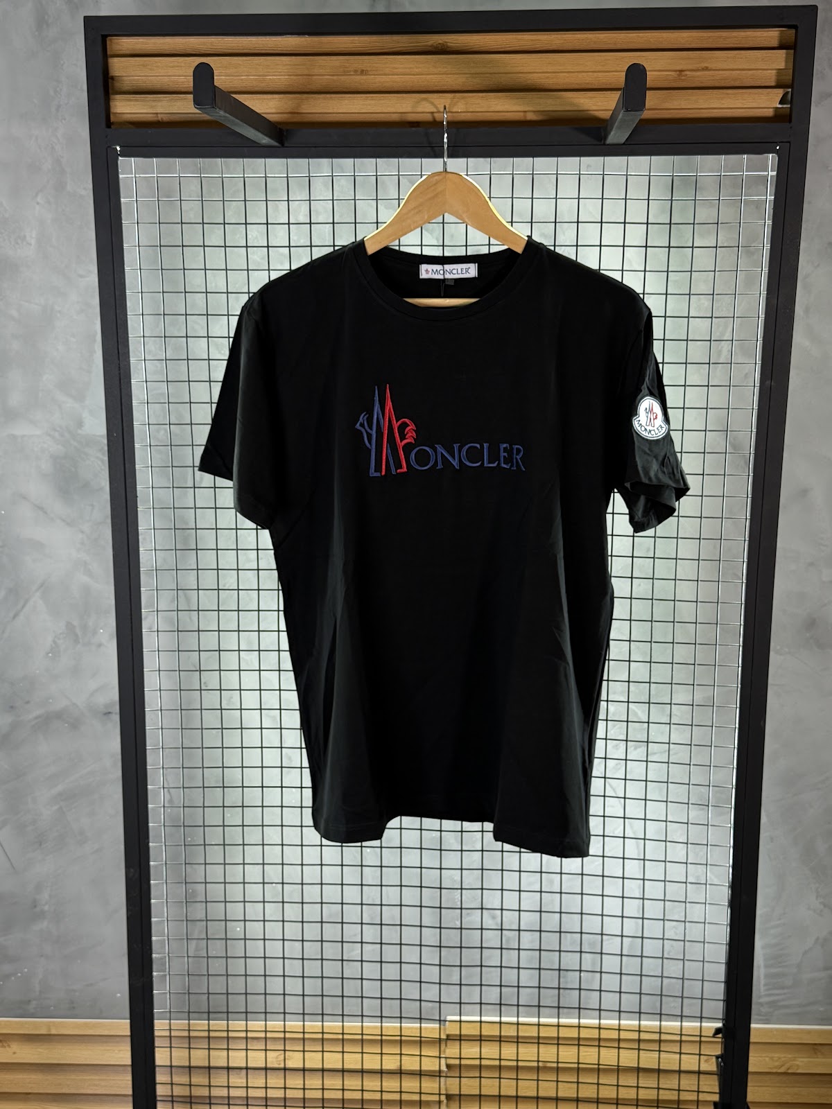 Camisa_Moncler_Preta_V2 - Imagem 2