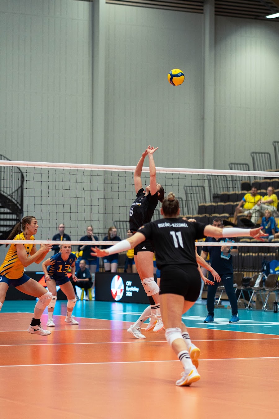 Sweden Hungary 232