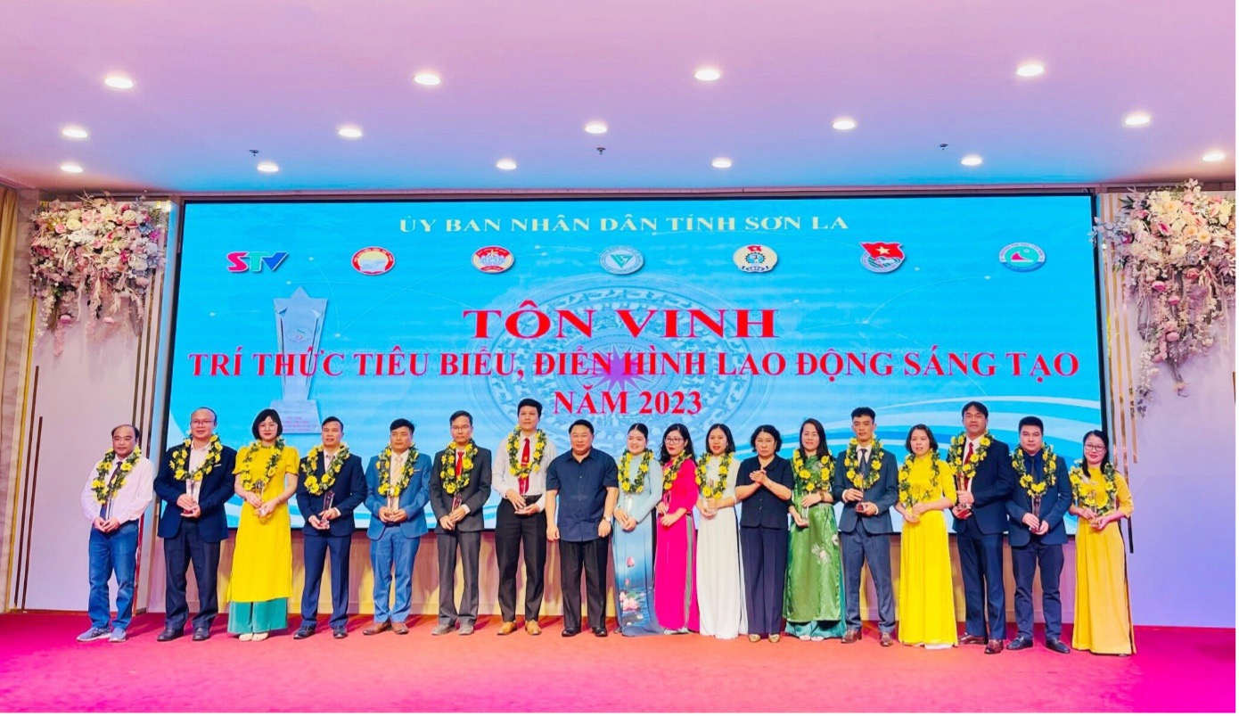 Lễ tôn vinh trí thức tiêu biểu, điển hình lao động sáng tạo tỉnh Sơn La năm 2023