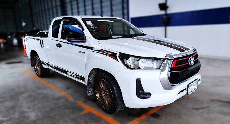 TOYOTA HILUX REVO