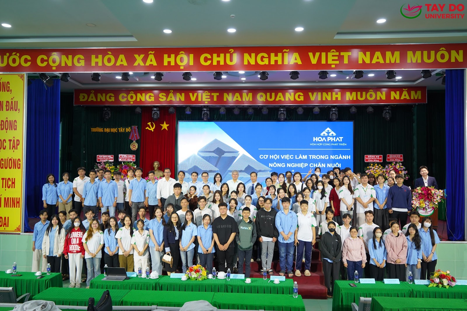 Chương trình hướng nghiệp và tuyển dụng sinh viên