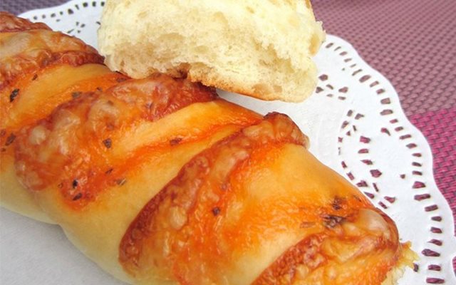 Bánh Mì Mềm Phủ Sốt Mayonnaise