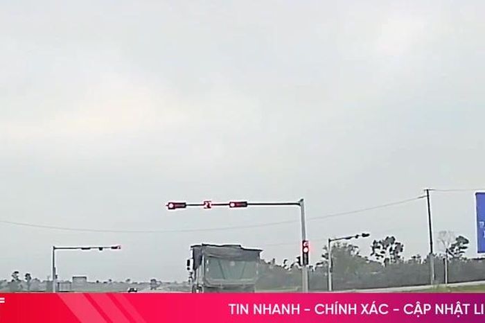 Từ video người dân cung cấp, phạt tài xế xe tải vượt đèn đỏ 19 triệu đồng - Báo Hà Tĩnh