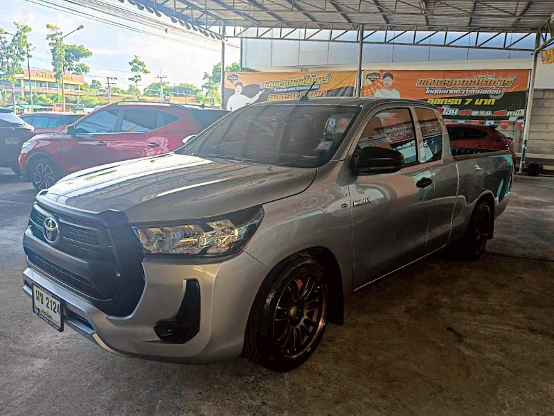 TOYOTA HILUX REVO