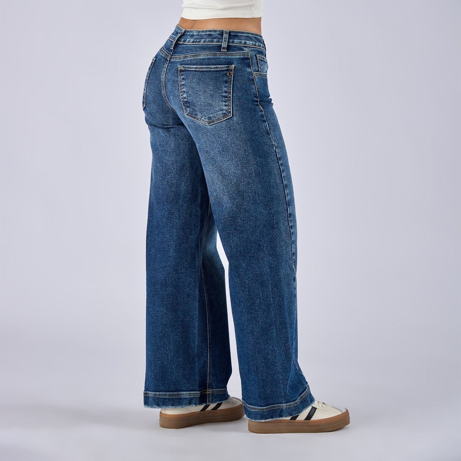 Jean wide leg tiro medio - Vista 4