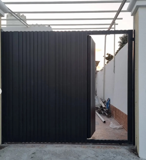 Powder Coating vs Painting Metal Gates in the UAE — Al Taher Group, Fujairah