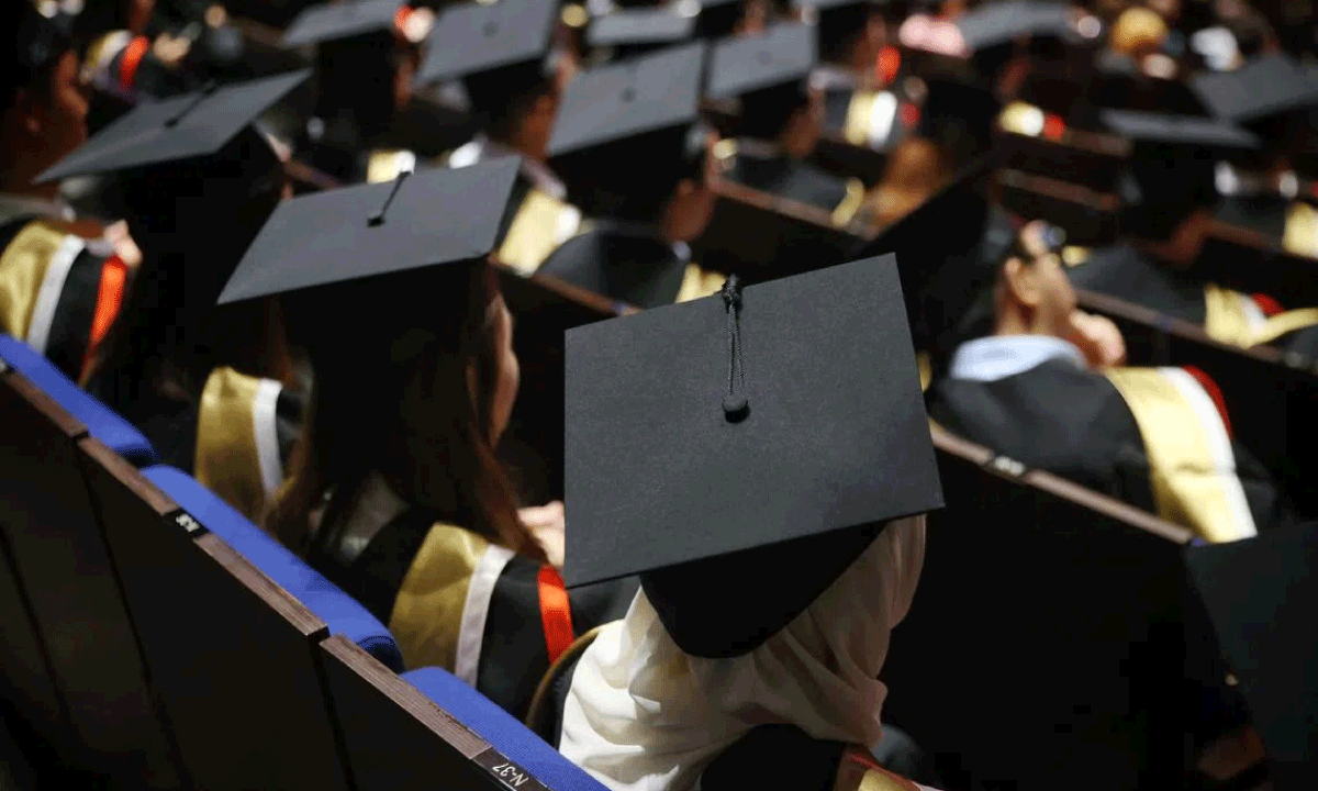 Doble titulación universitaria: Estrategia global para enfrentar la incertidumbre laboral