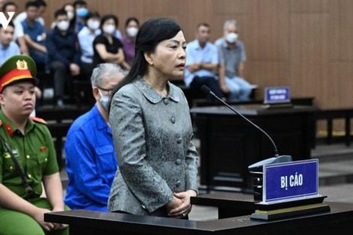 Các bị cáo khai gì trong vụ gây thất thoát, lãng phí hơn 803 tỷ đồng tại 2 bệnh viện? - Báo Hà Nội Mới