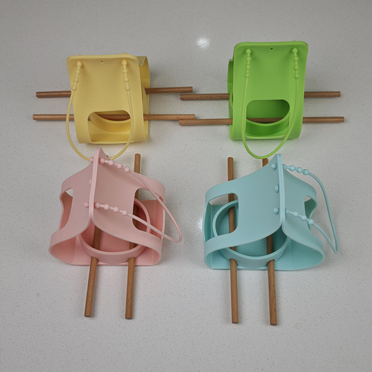 Hanging Silicone Bird Feeder for Garden and Balcony