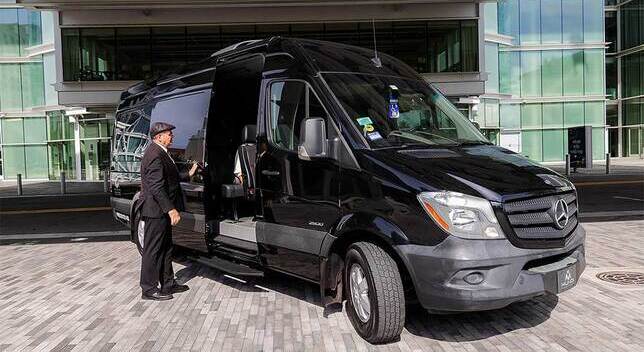Chauffeur ground service and executive transfers near Estadio Azteca