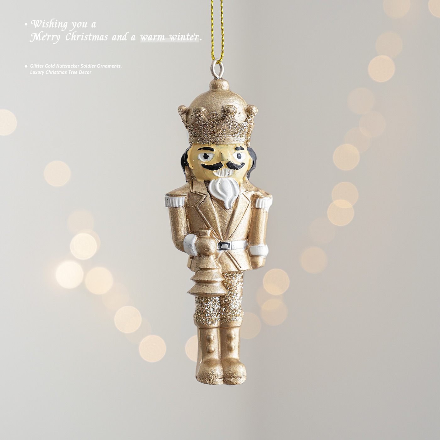 Goldener Nussknacker-Anhänger aus Kunstharz für den Weihnachtsbaum