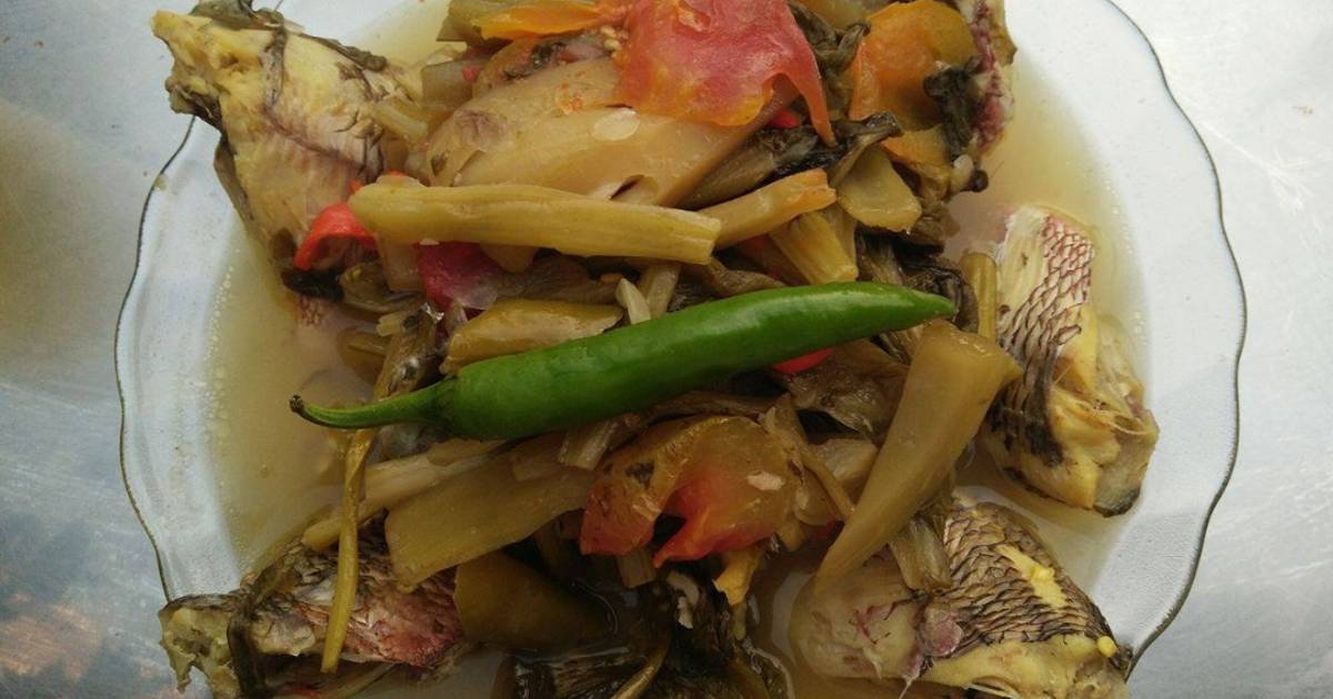 Cá diếc kho dưa cải