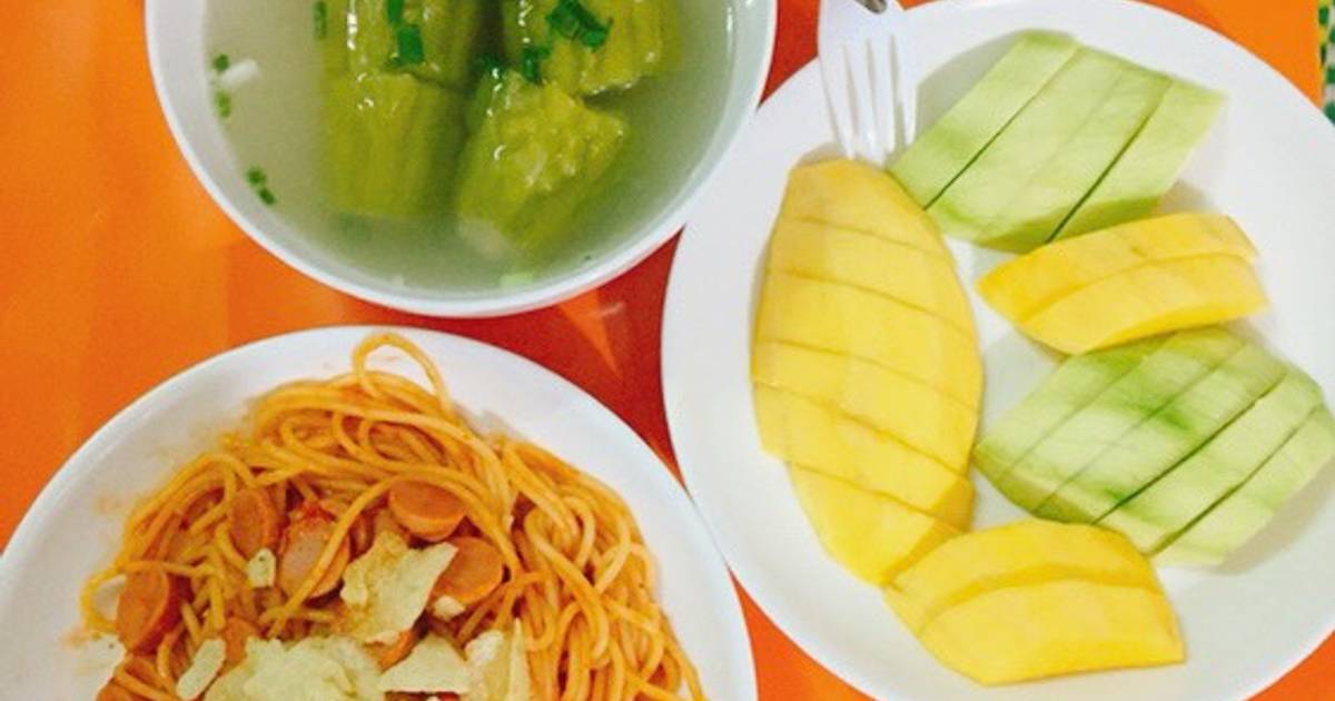 Canh khổ qua nhồi thịt - mỳ spaghetti