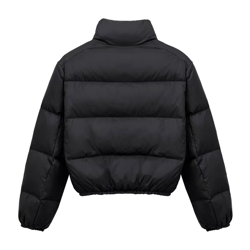 Short women's puffer jacket with zipper