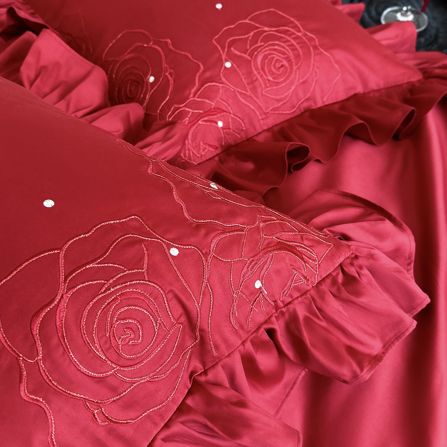 Cotton bedding set with rose embroidery, 4-piece