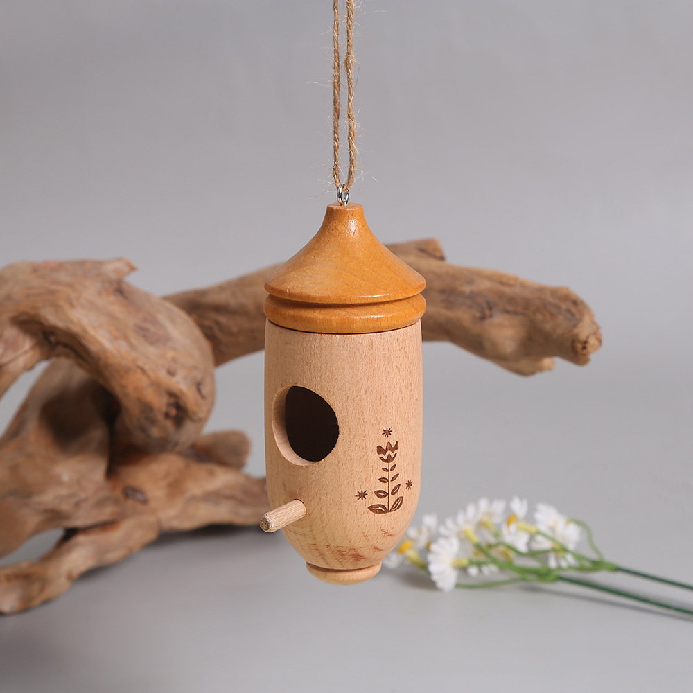 Hängendes Mini-Vogelhaus aus Holz für den Garten