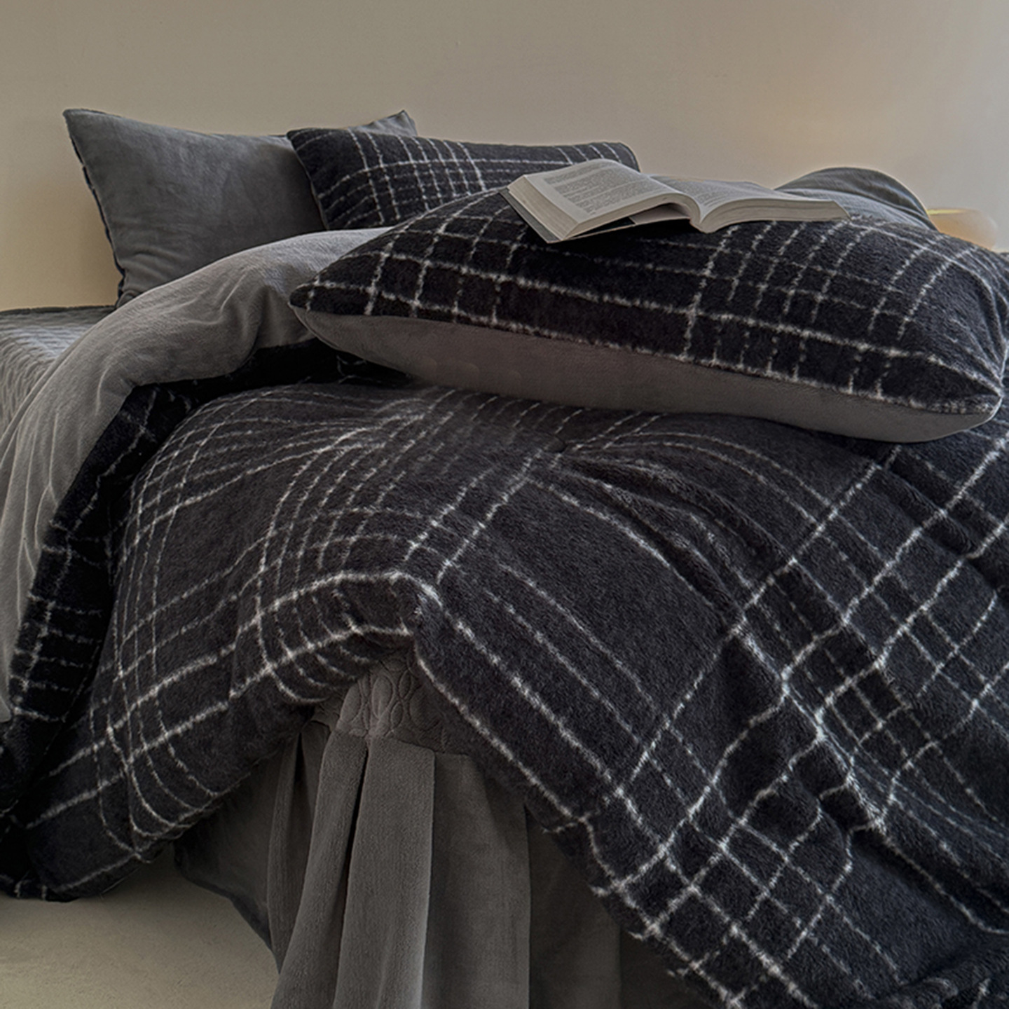 Winter bedding set, milk fiber fleece, geometric pattern
