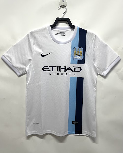 Tercera equipación del Manchester City 2013-14.jpeg