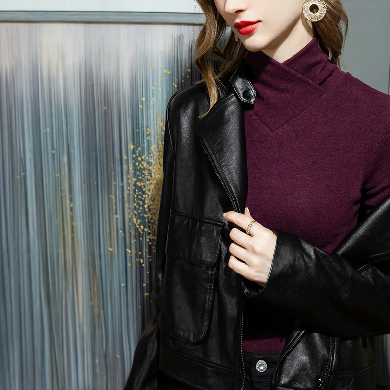 Women's turtleneck base layer shirt with wool content and lining
