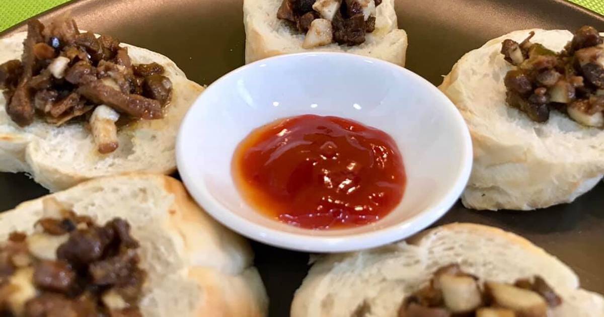 Bánh mỳ ăn kèm nấm đông cô