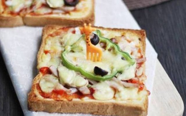 Bánh Mì Pizza Sandwich