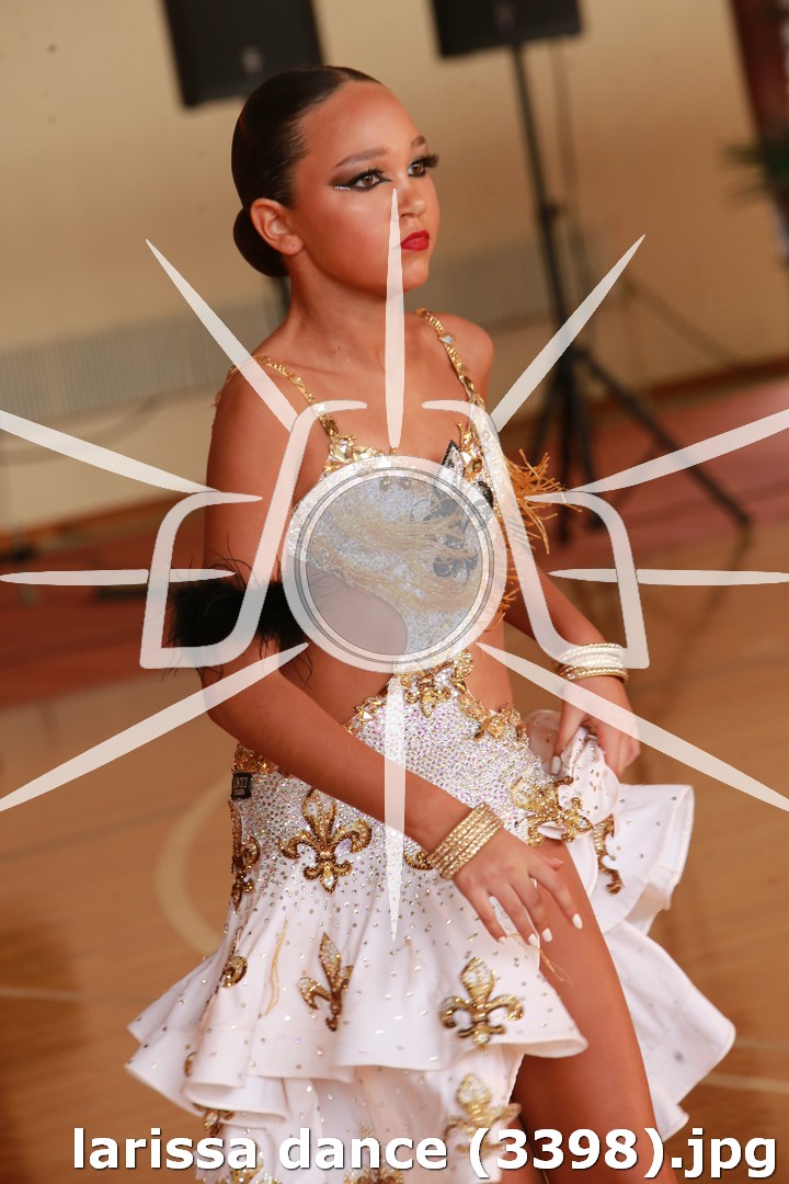 larissa dance (3398).jpg