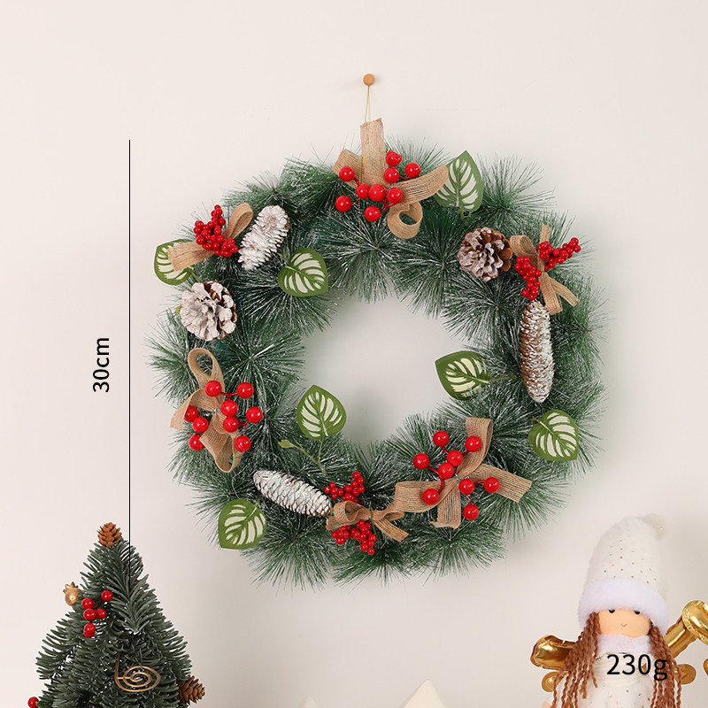 Dekorativer Weihnachtskranz mit Zapfen und LED