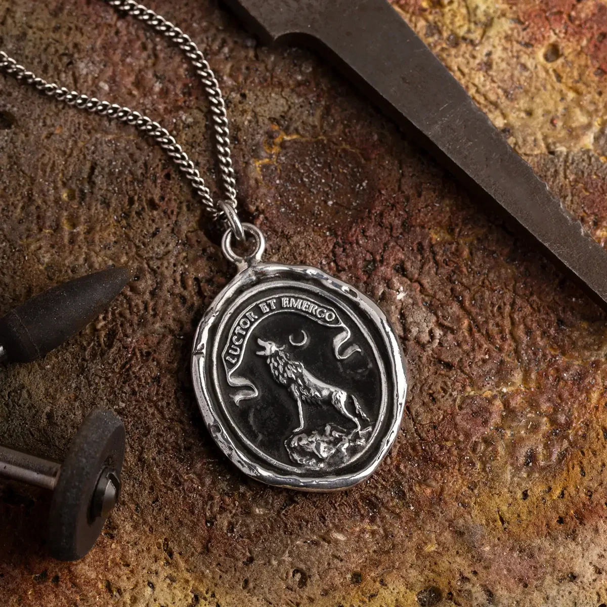 Волк "Борюсь и поднимаюсь"