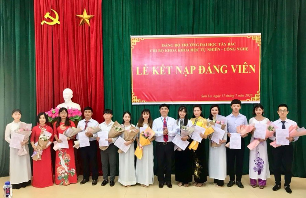 Khoa Khoa học Tự nhiên - Công nghệ 60 năm xây dựng, trưởng thành và phát triển