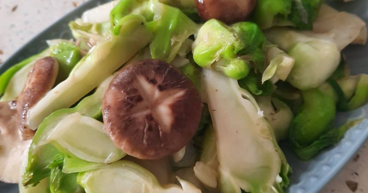 Mầm đá xào nấm đông cô