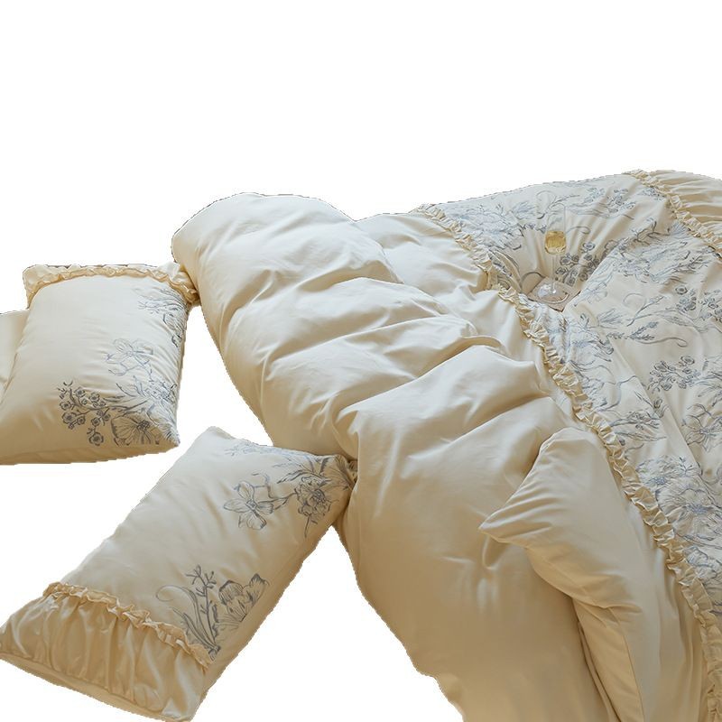 Embroidered bedding set made from Lyocell fibers