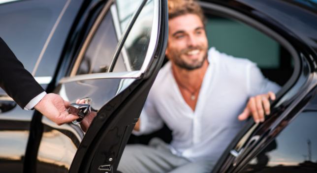 Luxury car service near Estadio Azteca managing VIP transport from Las Alcobas Mexico City