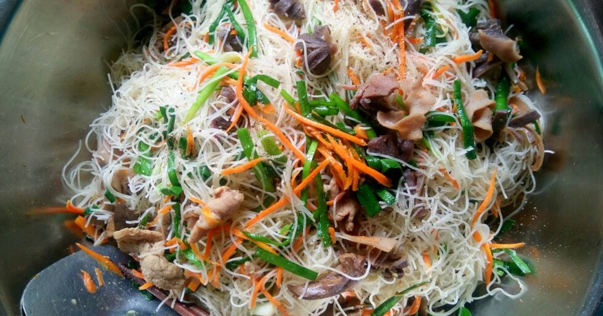 Bún gạo khô xào lòng vịt