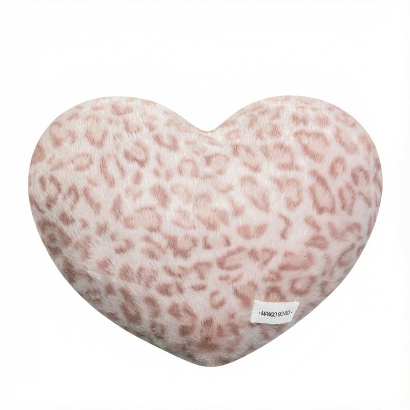 Cuddly pillow with leopard pattern, 40×35 cm