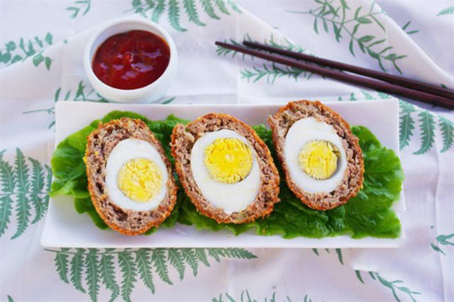 Thịt Bằm Bọc Trứng Chiên Giòn