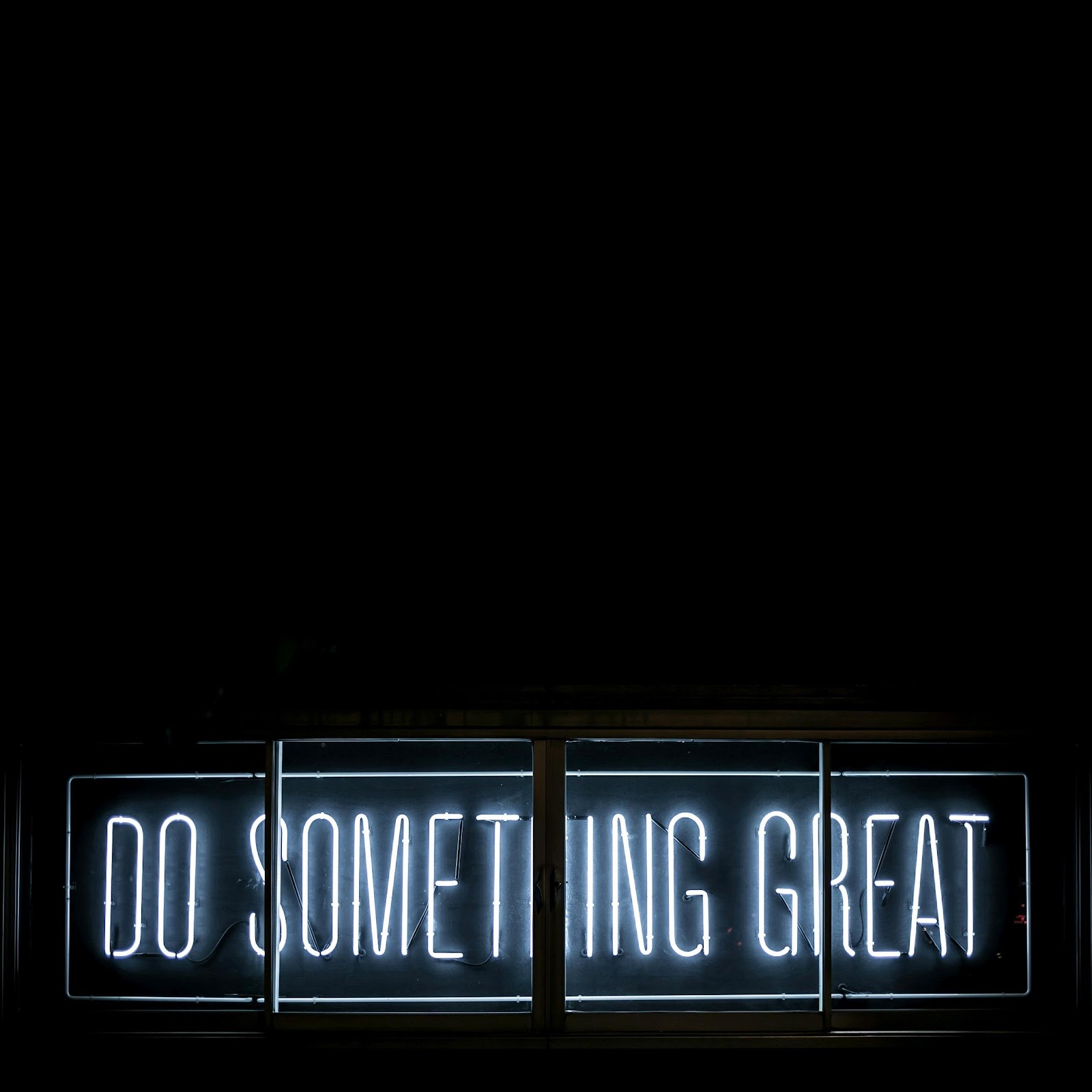Download Do Something Great Neon Sign 4K iPhone