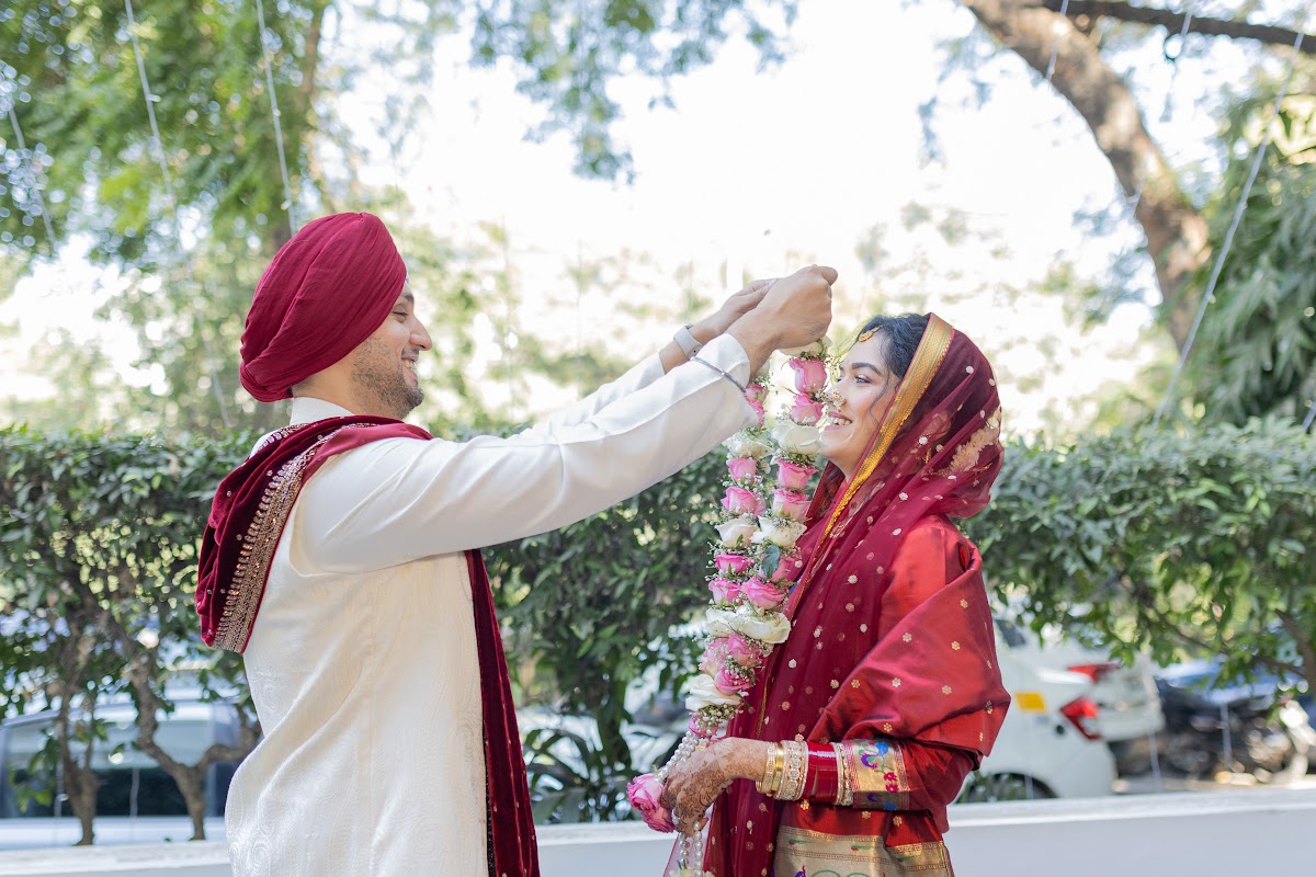 Weddings · 44 frame 20
