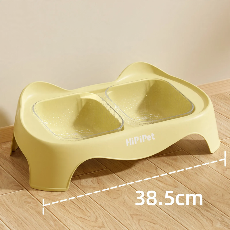 Floating drinking bowl for dogs and cats