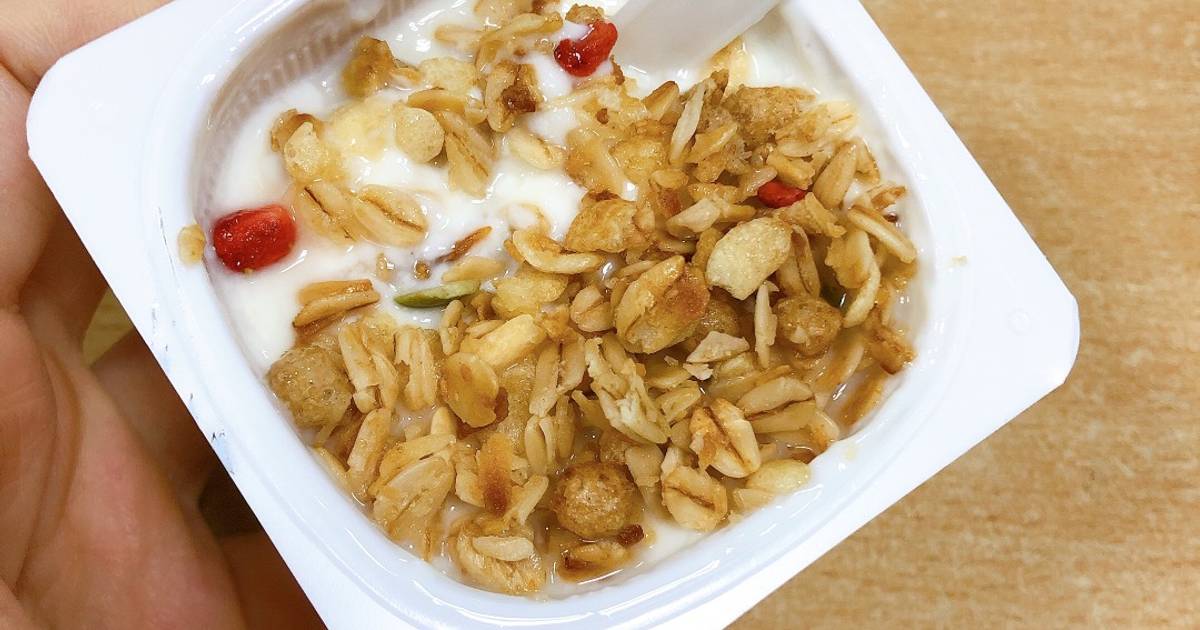 Sữa chua mix ngũ cốc ăn chiều