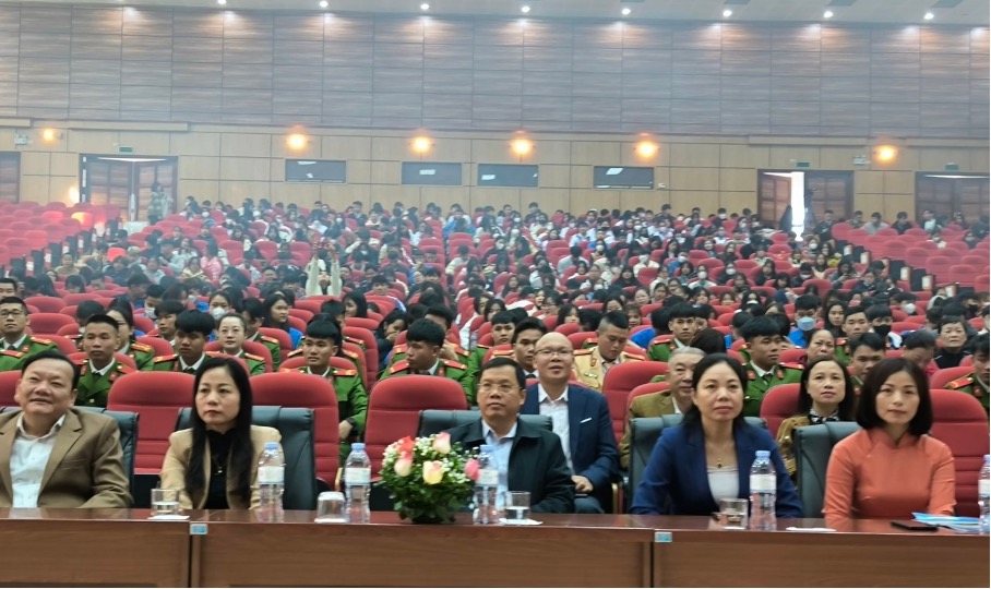 Lễ phát động Tháng hành động vì bình đẳng giới và phòng ngừa, ứng phó với bạo lực trên cơ sở giới năm 2023 tại Trường Đại học Tây Bắc