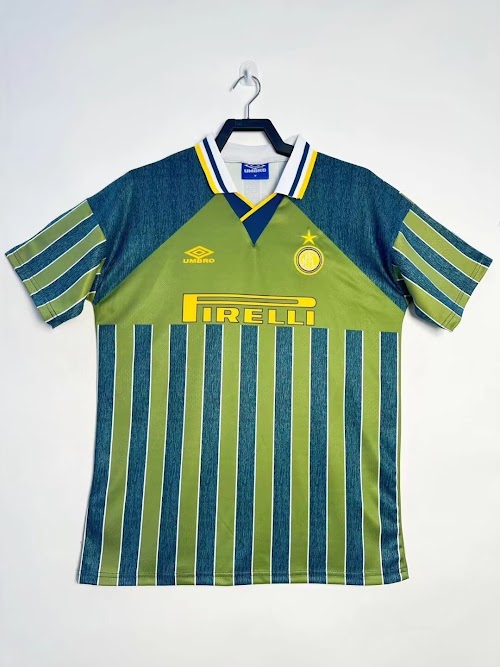 Tercera equipación del Inter de Milán 1995-96.jpeg